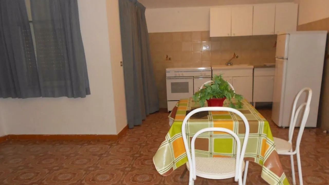 Appartamento Yellow House Trappeto   Trappeto (Sicily)